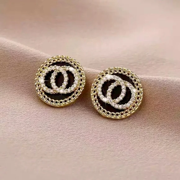 Elegant Chanel-Inspired Gold Diamond Stud Beautiful Formal/Casual Circle Earring - Picture 1 of 5